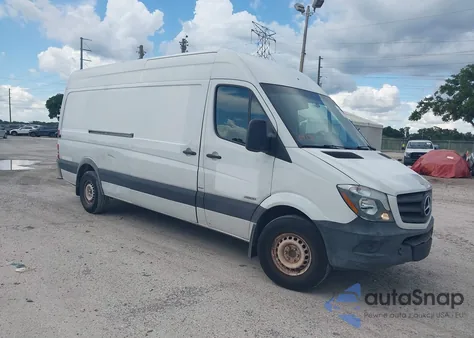 2015 Mercedes-Benz Sprinter 2500 High Roof из США, поврежденный, VIN WD3PE8DB4FP127306